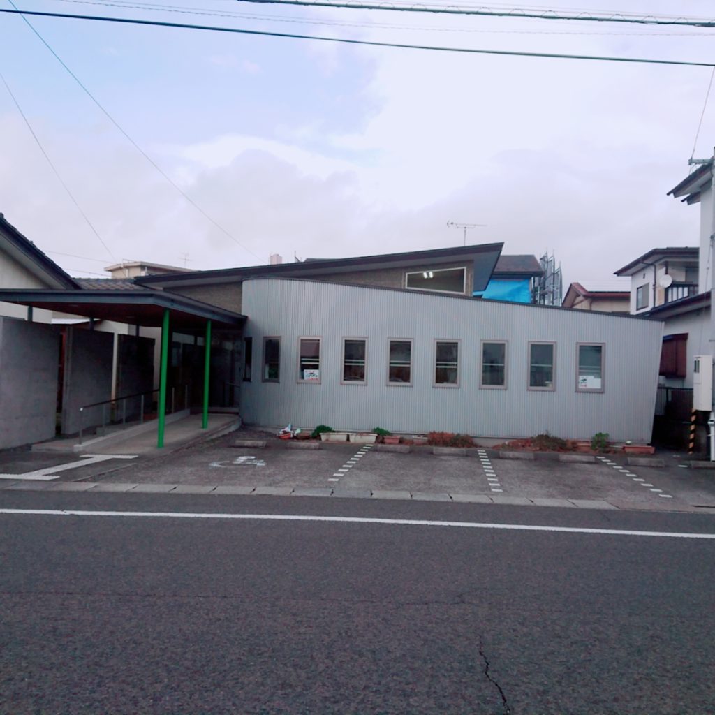 おやま歯科医院駐車場